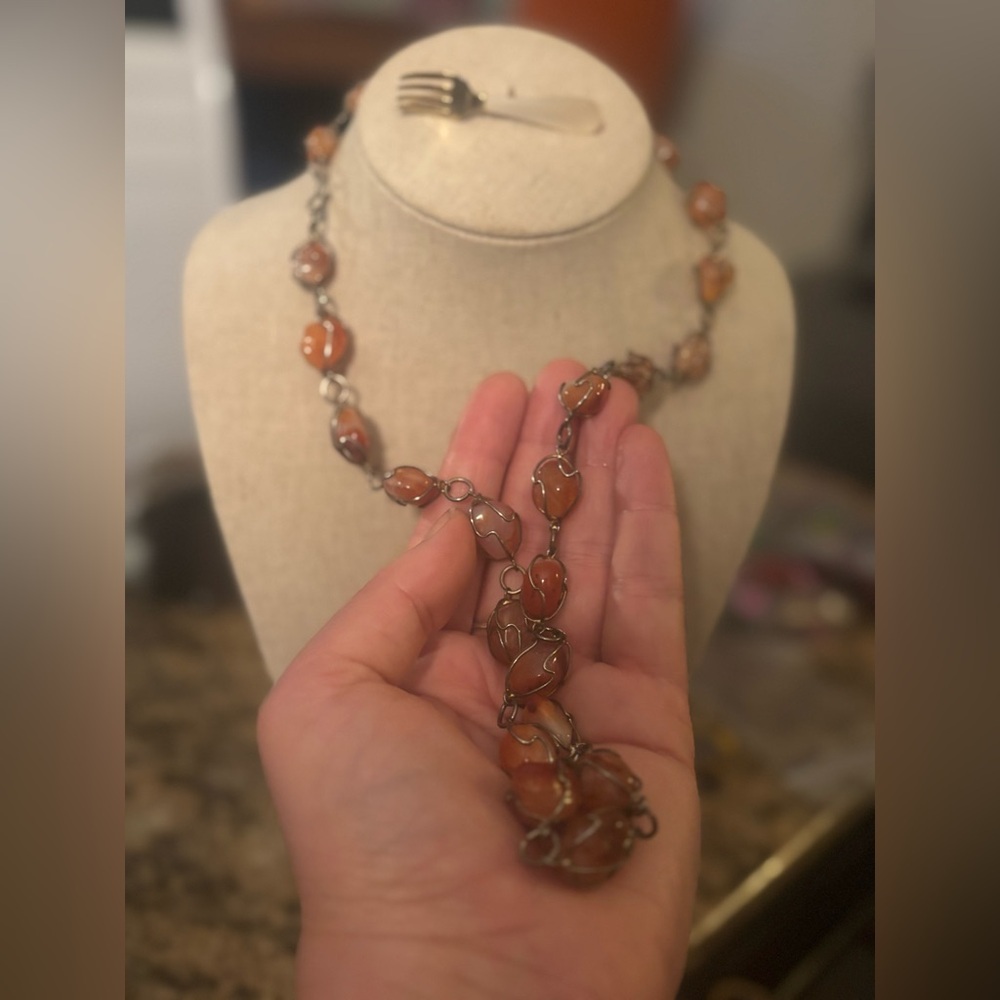 VINTAGE Genuine Carnelian Stone Elegant Necklace Wire Caged with Hook Clasp - Picture 6 of 11